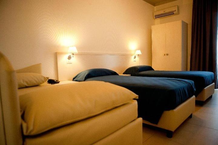 Hotel La Terrazza Barletta Esterno foto