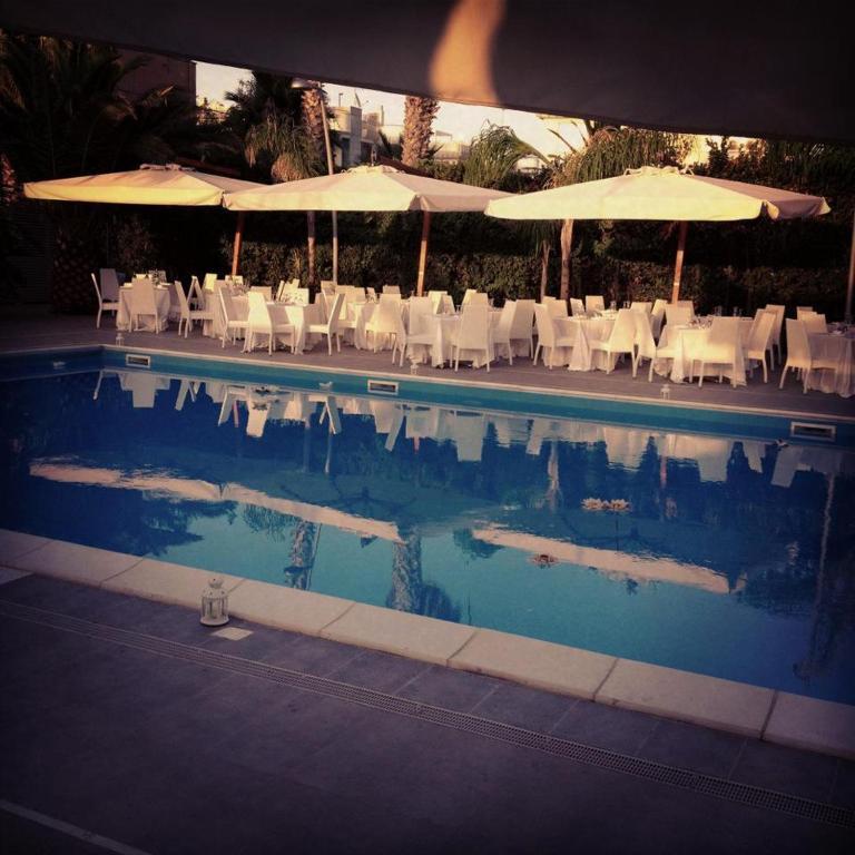 Hotel La Terrazza Barletta Esterno foto