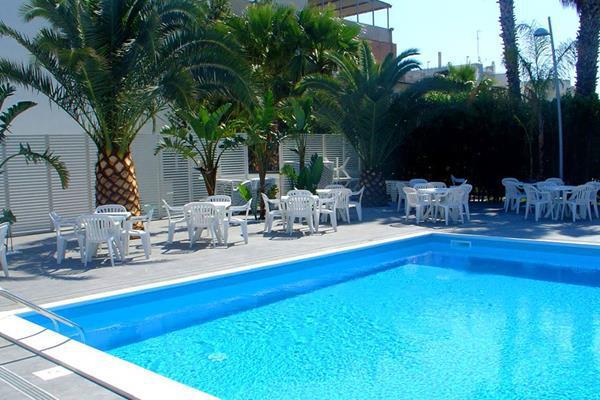 Hotel La Terrazza Barletta Esterno foto