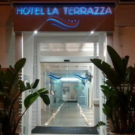 Hotel La Terrazza Barletta Esterno foto